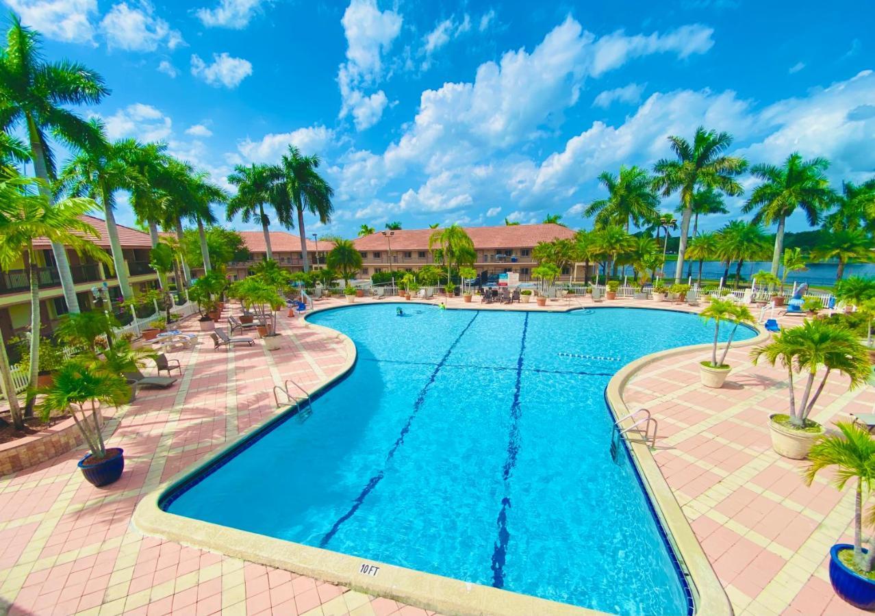 Royal Inn Hotel Royal Palm Beach Exteriör bild