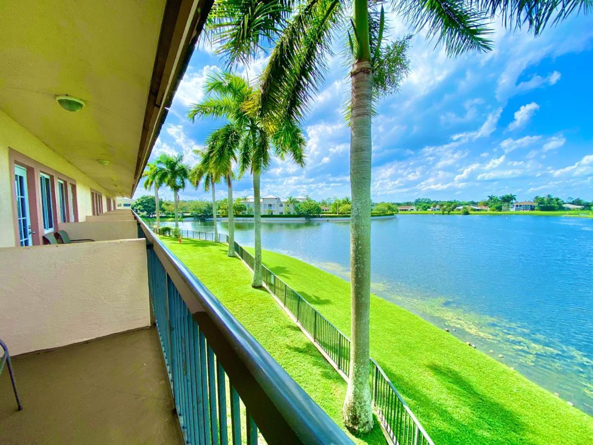 Royal Inn Hotel Royal Palm Beach Exteriör bild